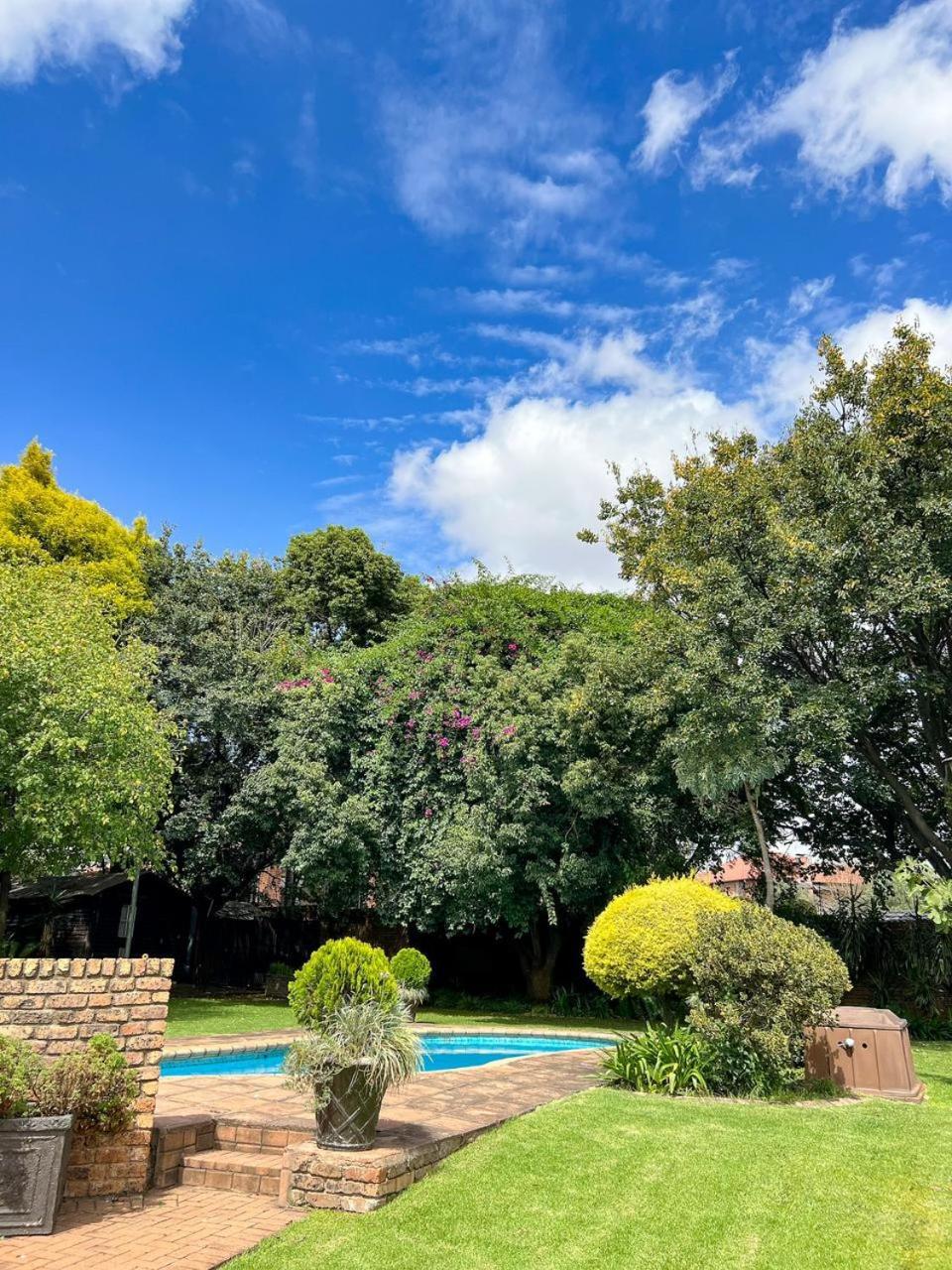 Spies Villa - Fast Wi-Fi, Netflix And Generator Middelburg  Dış mekan fotoğraf